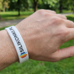 Czy warto zamówić opaski silikonowe?